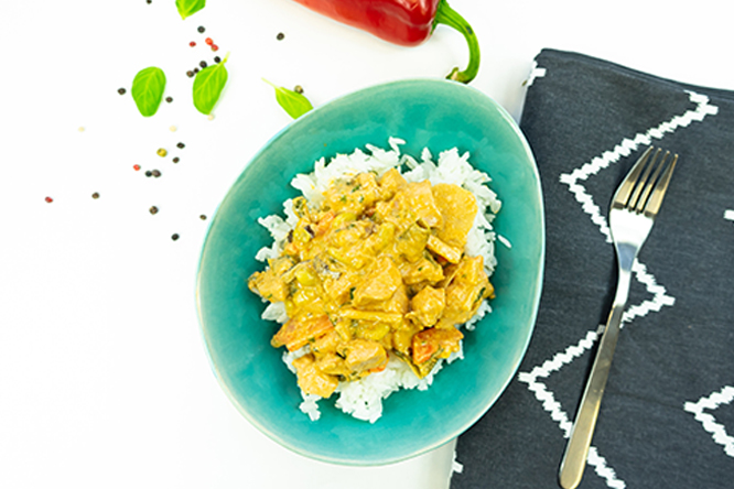 Currys-zöldséges csirkemell párolt rizs